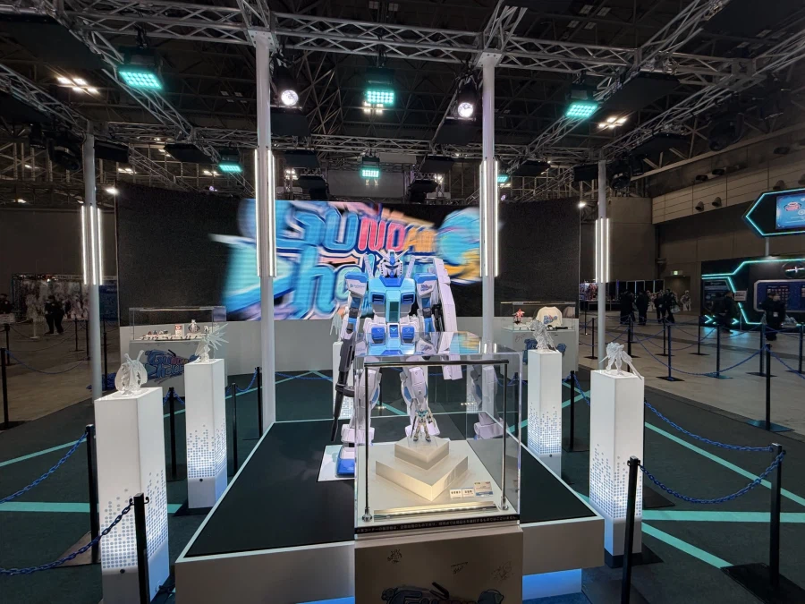 [반다이] 건담 시리즈 × 홀로라이브 프로덕션. 홀로라이브 EXPO 전시 이미지_1.webp