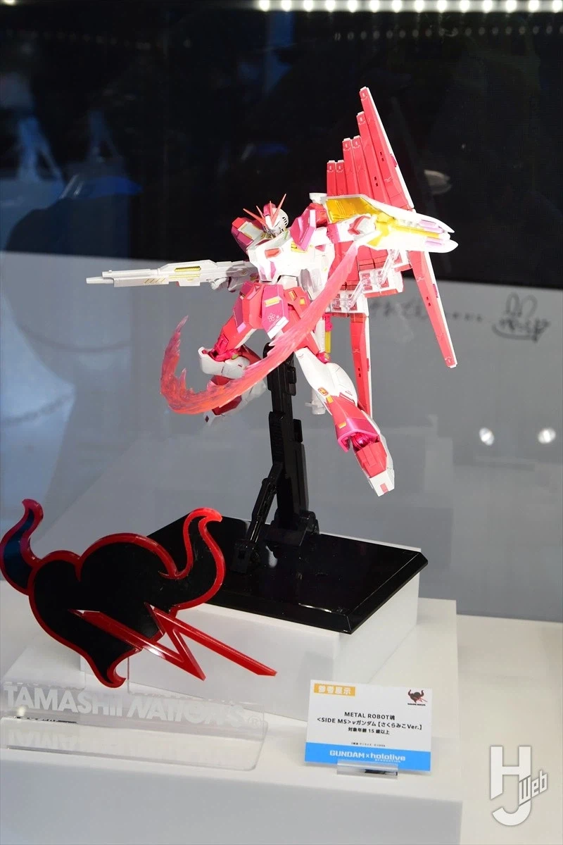 [반다이] 건담 X 홀로라이브 메탈로봇혼 뉴건담【사쿠라 미코 Ver.】전시 이미지_1.webp