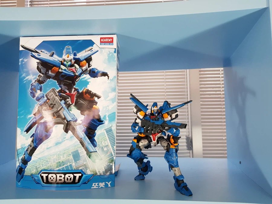 [아카데미 과학] 또봇 Y 샘플 전시 사진 (포즈 변경)_1.webp