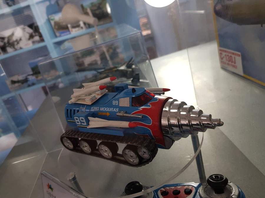 [아카데미 과학] 킹모그라스 박철구 님 작품 전시 사진_3.webp