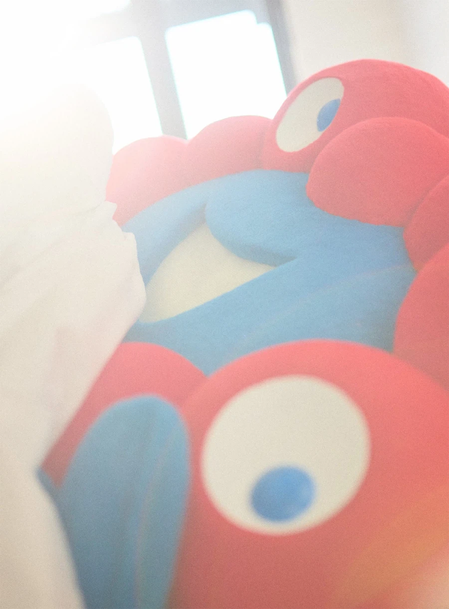 오사카 엑스포 마스코트 먀쿠먀쿠 그라비아 사진집 발표_2.webp