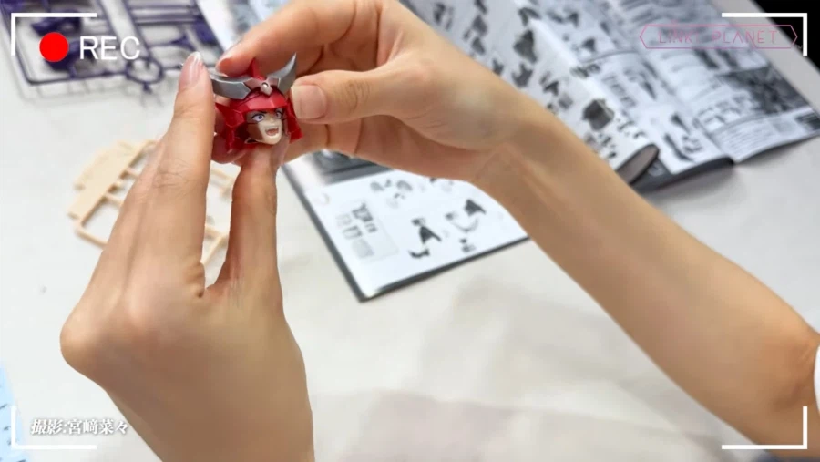 [반다이] 30MF 요로이신덴 사무라이 트루퍼 작열의 가이 조립 샘플 소개 영상_13.webp