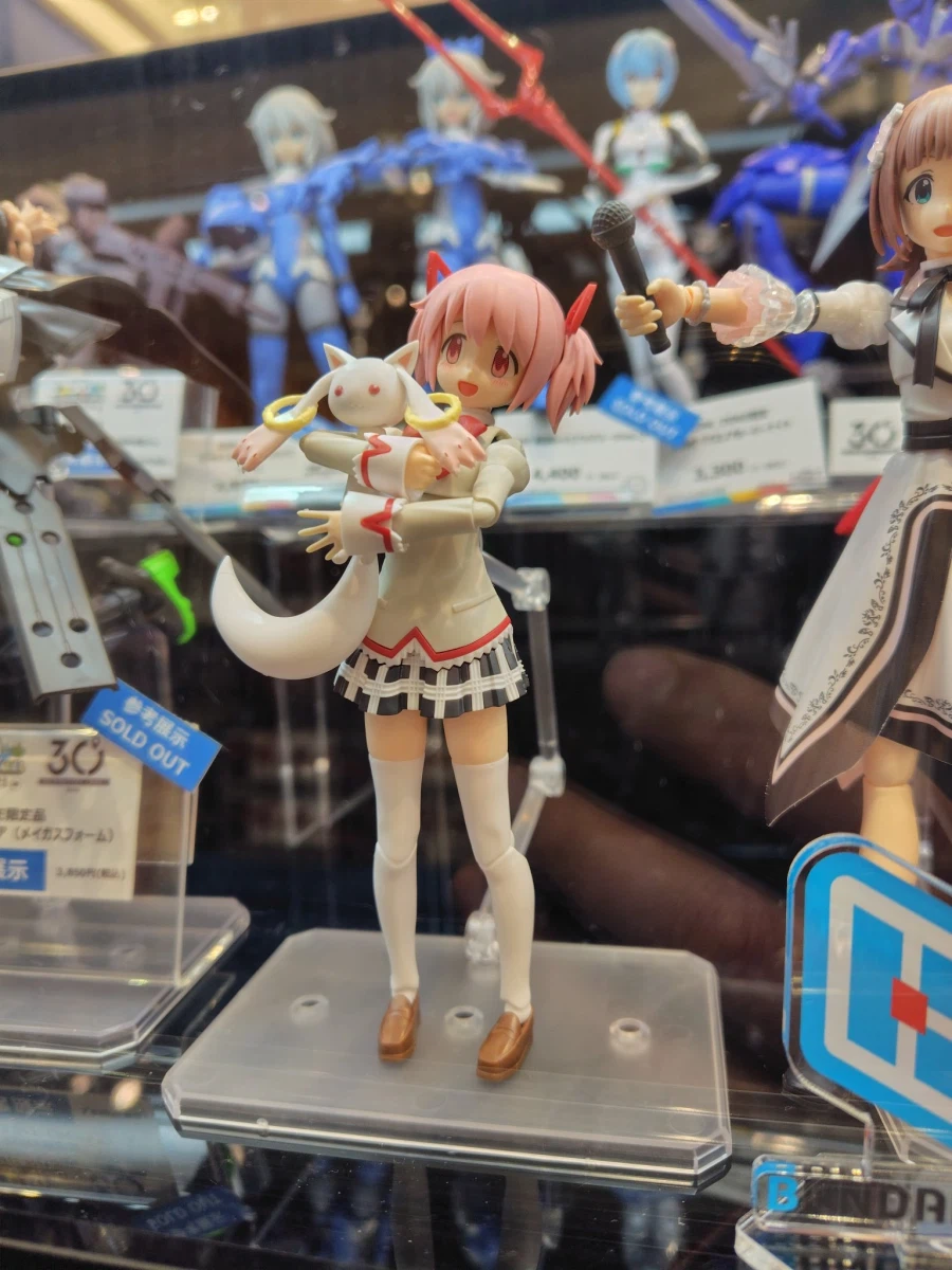 30MP 카나메 마도카 교복 Ver 30ML 존 전시 사진_1.webp