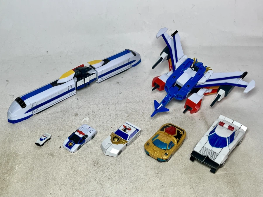 [반다이] SMP · RG 용자 시리즈 주역 기체 및 비클 진열_2.webp