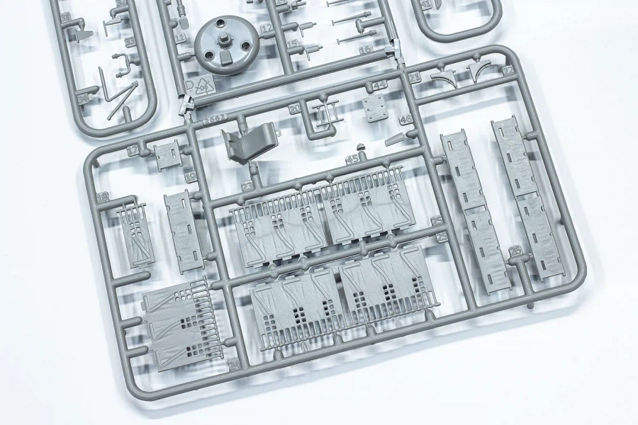[아카데미 과학] 1/48 CH-47D 치누크