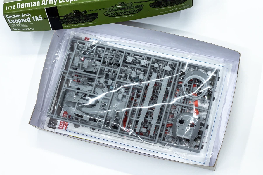 [아카데미 과학] 1/72 독일 육군 레오파드 1A5 런너 사진_2.webp