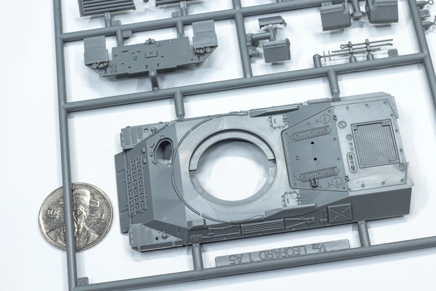 [아카데미 과학] 1/72 독일 육군 레오파드 1A5 런너 사진_7.webp