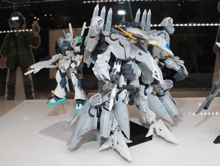 HGUC 1/144 아류제우스 + 양산형 뉴 건담 다각도 전시 사진_1.webp