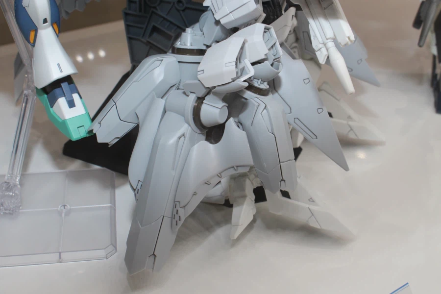 HGUC 1/144 아류제우스 + 양산형 뉴 건담 다각도 전시 사진_18.webp