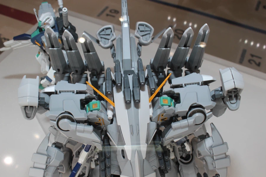 HGUC 1/144 아류제우스 + 양산형 뉴 건담 다각도 전시 사진_19.webp