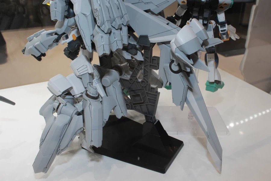 HGUC 1/144 아류제우스 + 양산형 뉴 건담 다각도 전시 사진_21.webp