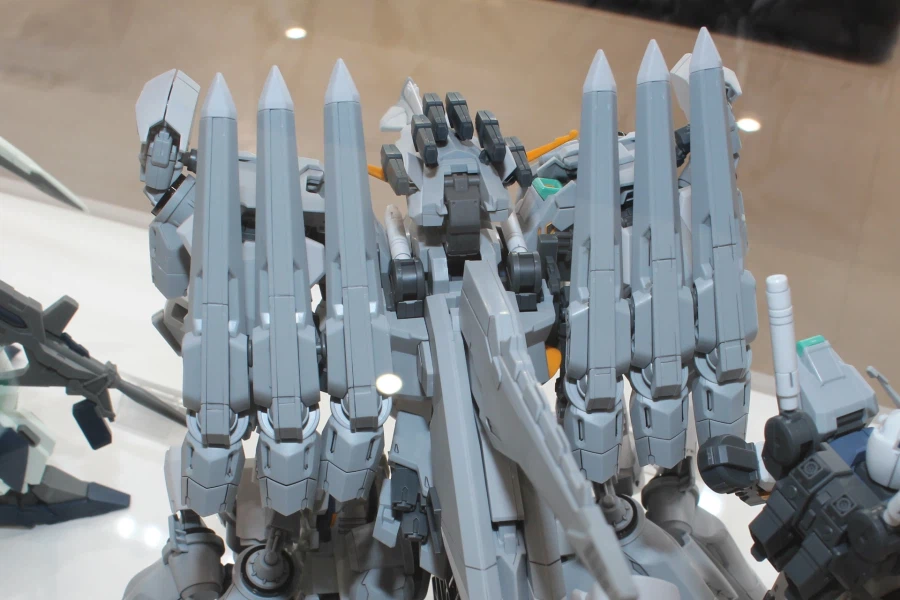 HGUC 1/144 아류제우스 + 양산형 뉴 건담 다각도 전시 사진_22.webp
