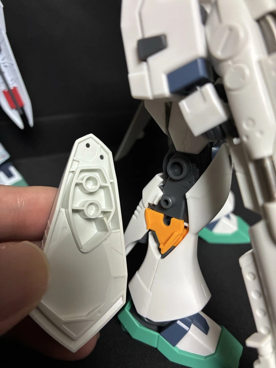 HGUC 1/144 양산형 뉴 건담 소체 + HWS 장갑 조합 사진_1.webp