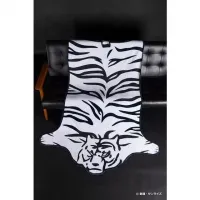 기동전사 건담 0083) 시마의 호랑이 모피 재현 커버발매