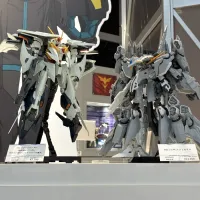 HGUC 1/144 아류제우스 + 크시 건담 사이드 F 전시 사진