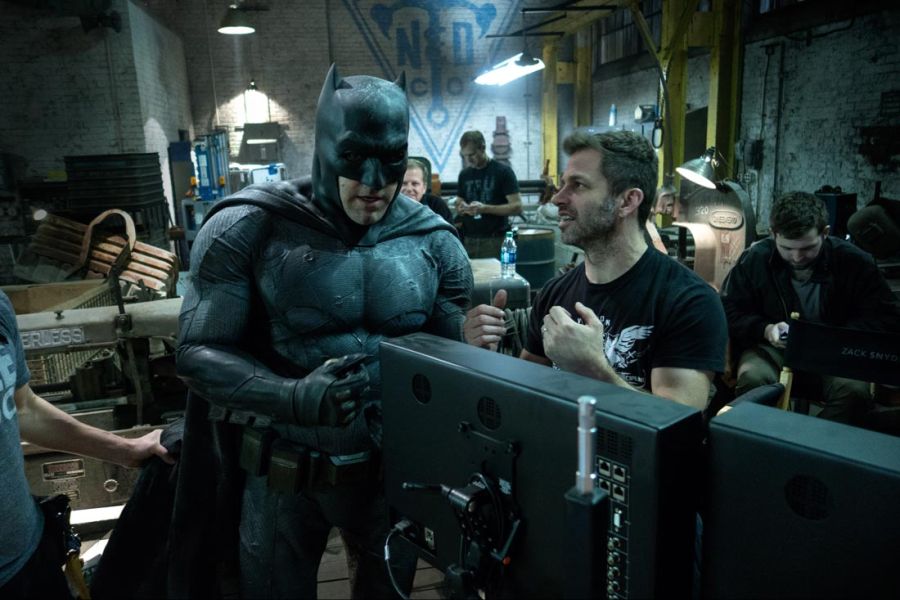 ben-affleck-zack-snyder-batman-v-superman-dawn-of-justice-camera.jpg