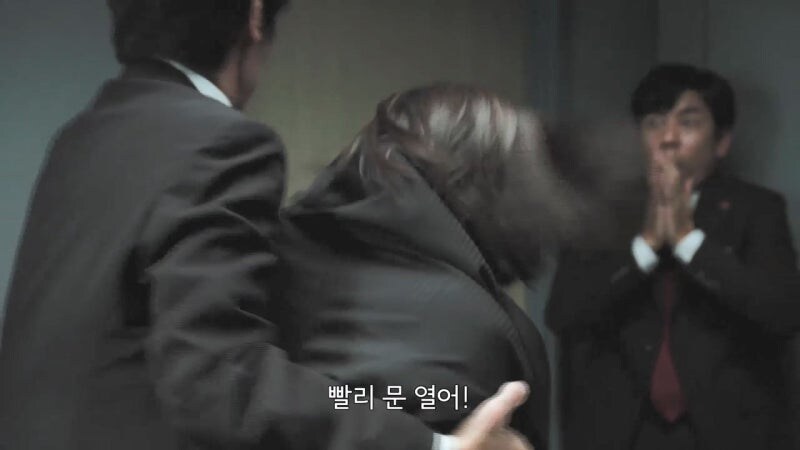 여자로서 인생이 망가진 여성경찰_31.jpg