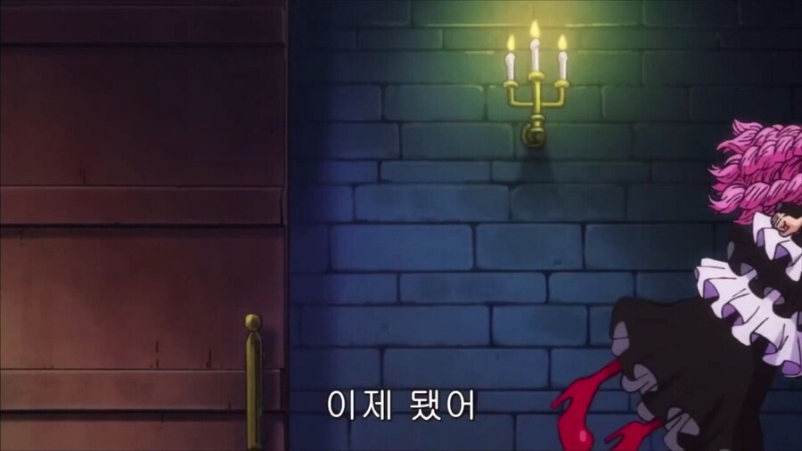 원피스) 미호크 곁을 떠나는 페로나_35.jpg