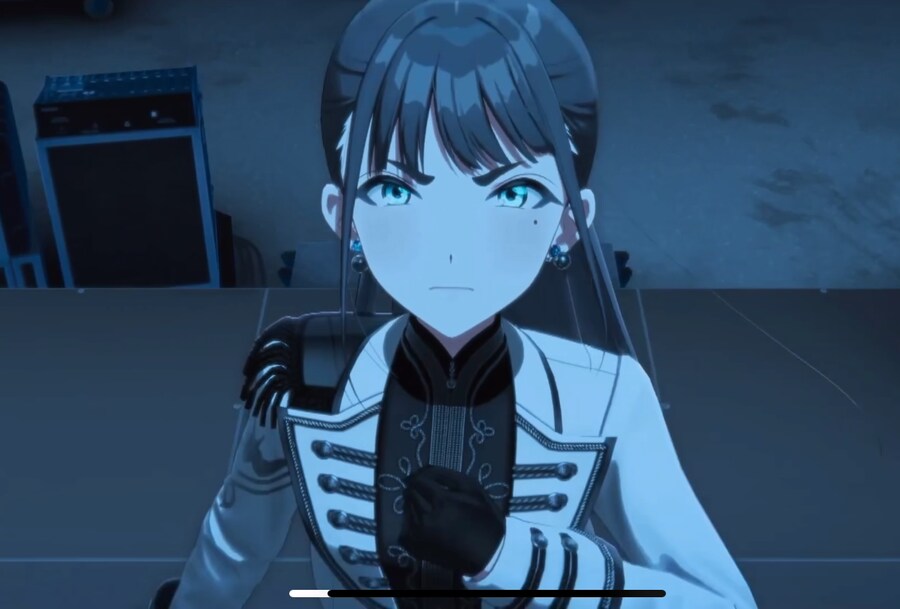 @)