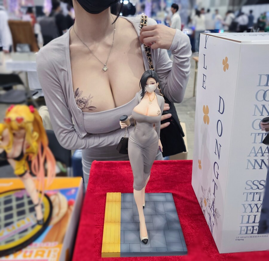 일페에 등장한 동탄 피규어와 코스프레.jpg_1.jpg