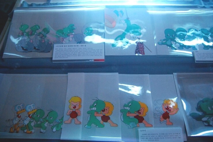 90년대까지 애니들은, 손으로 일일이 물감칠.. 개노가다네 진짜_2.jpg