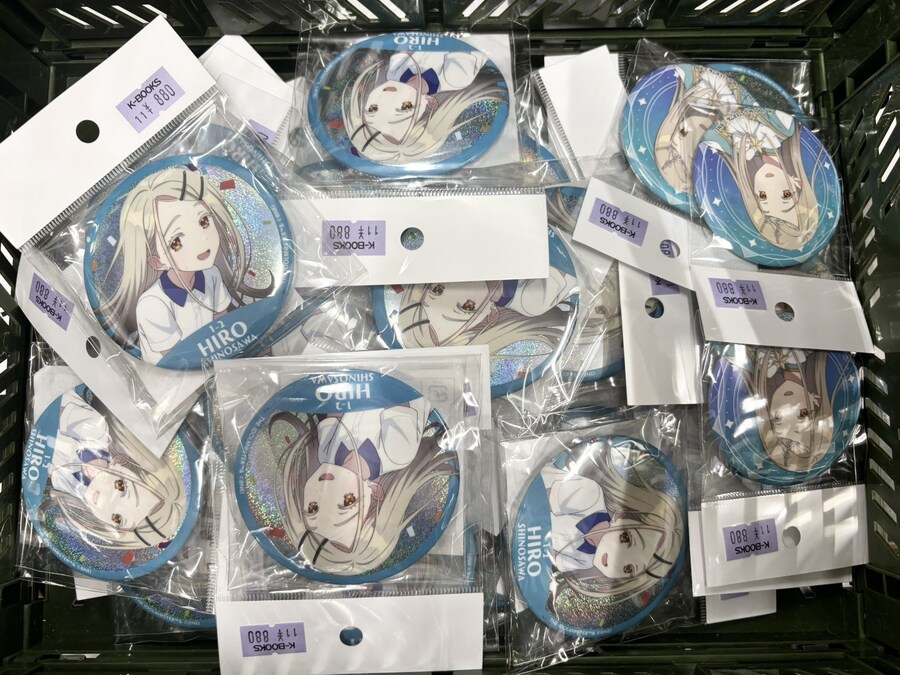 쌉덕들이 캔배찌, 아크릴스탠드 여러개 사는.eu_2.jpg