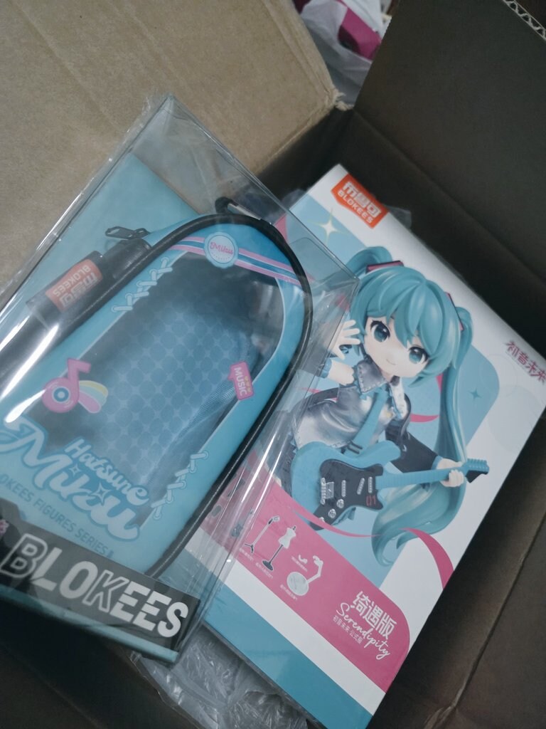보컬로이드)블로키 미쿠 피규어 리뷰 보는데.jpg_1.jpg