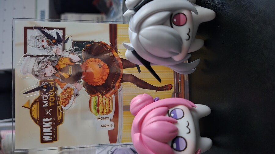 니케) 콜라보 아크릴 스탠드 전시 꿀팁_1.jpg