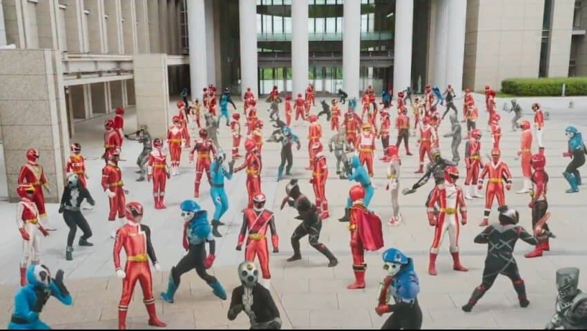 슈퍼전대)우리나라 사람이라면 기겁할만한 장면_1.jpg