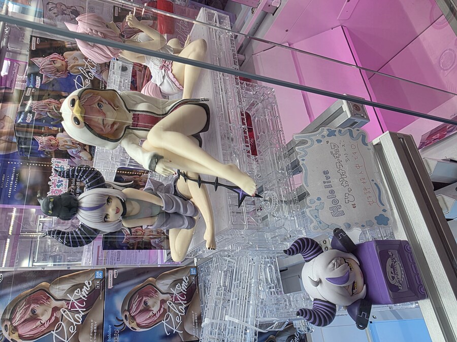 뽑기기계 피규어 구경_3.jpg