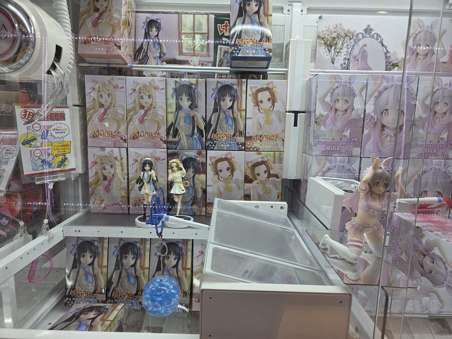 뽑기기계 피규어 구경_6.jpg