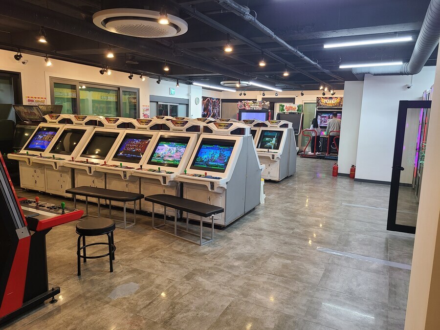 1만 8천원 만화 카페 혜자다 vs 창렬이다_4.jpg