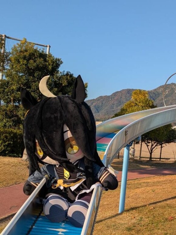 [말딸] 선샌니 카페씨 미끄럼틀 타용_1.png