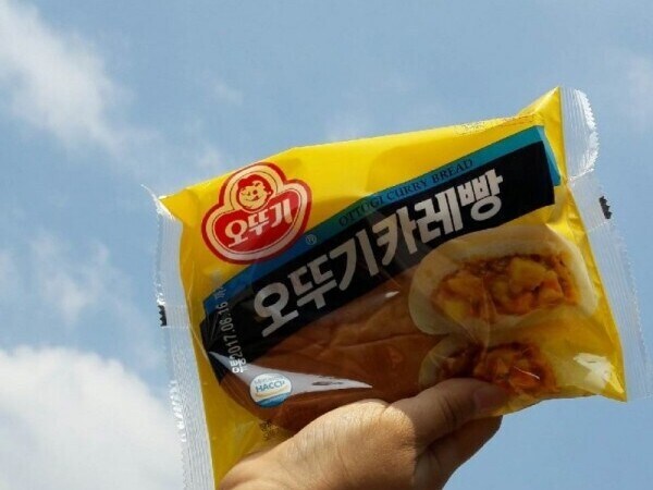 옆자리 여고생 (도내 3위 미모, 반쯤 처녀)의 생각이 보이는 만화_7.jpg