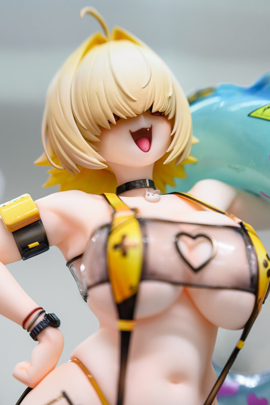 피규어 뱃살이 더 과했으면 좋겠다만_2.jpg