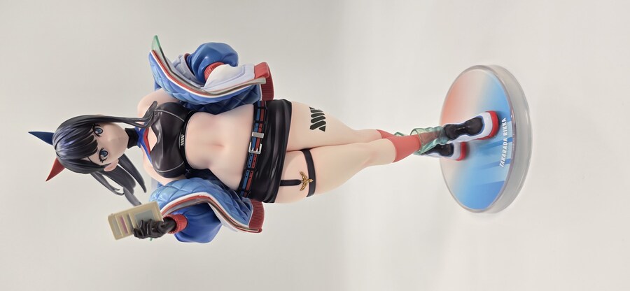 피규어) 그리드맨 주연 여캐 피규어_2.jpg