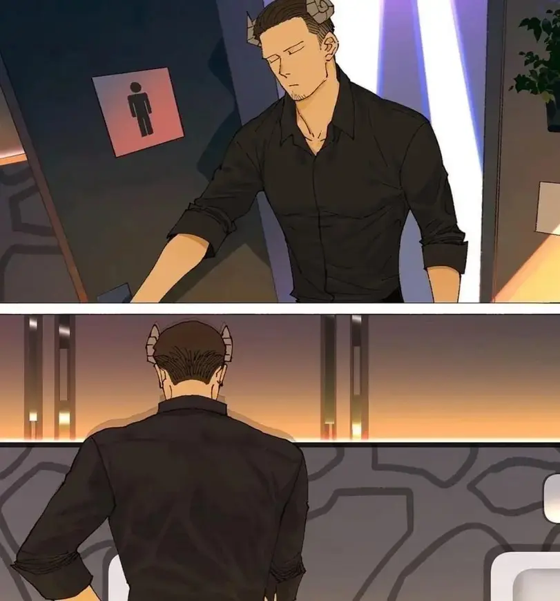 화장실에서 완성도 높은 고간포를 보는.manhwa_2.webp