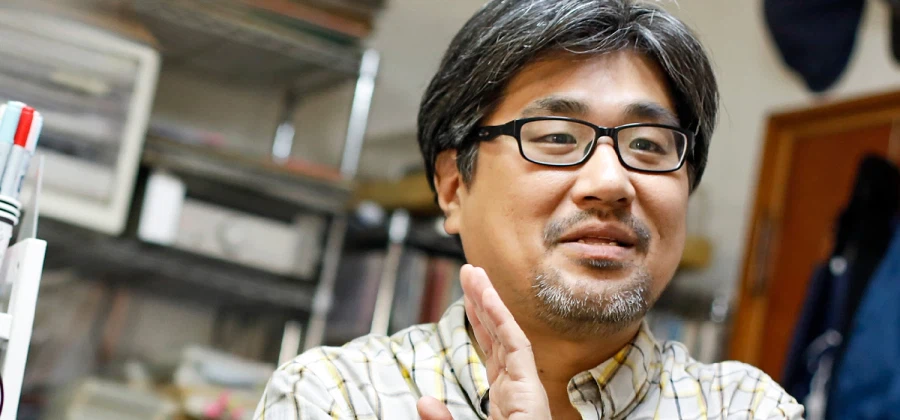 용돈만세 작가 생각보다 중후하게 생겼네_2.webp