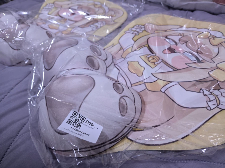 (트릭컬)버터 1:1 비율 발꾸락 마우스 패드가 옴_3.webp