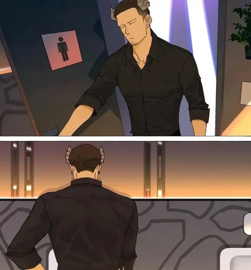 화장실에서 소변 보는 만화_2.webp