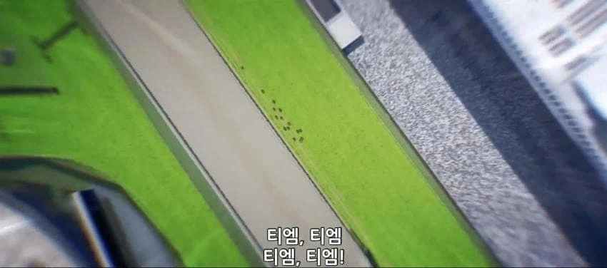 [말딸] 은근히 극장판에서 명장면이던 경주_7.webp