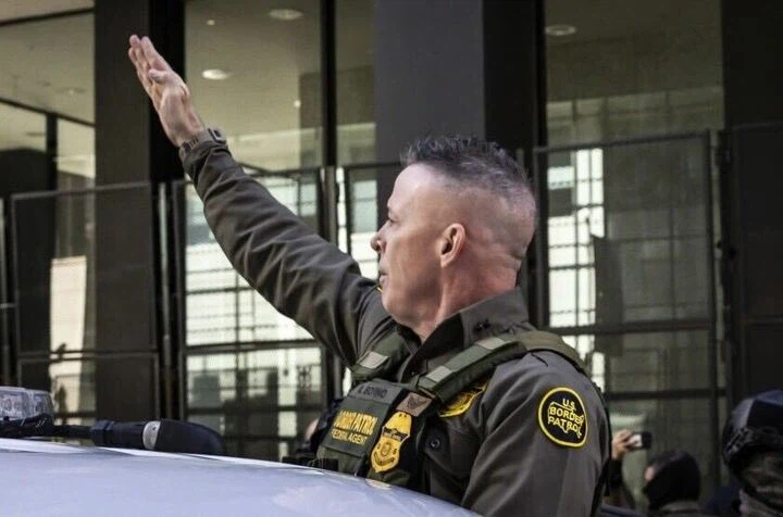 ICE 순찰 대장 이새키 뭐지 ㅋㅋ_5.webp