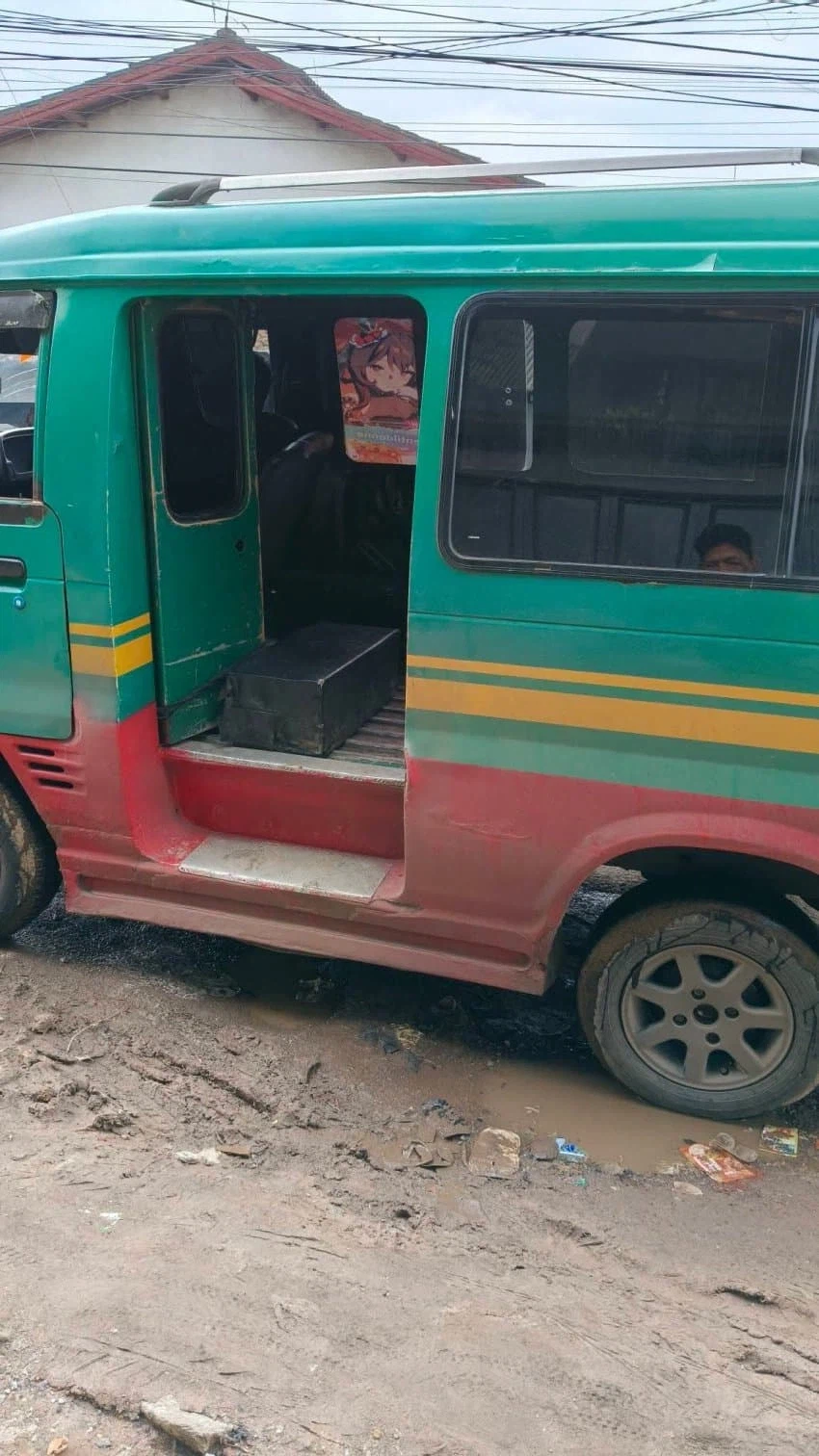 [말딸] 동남아의 흔한 버스_1.webp