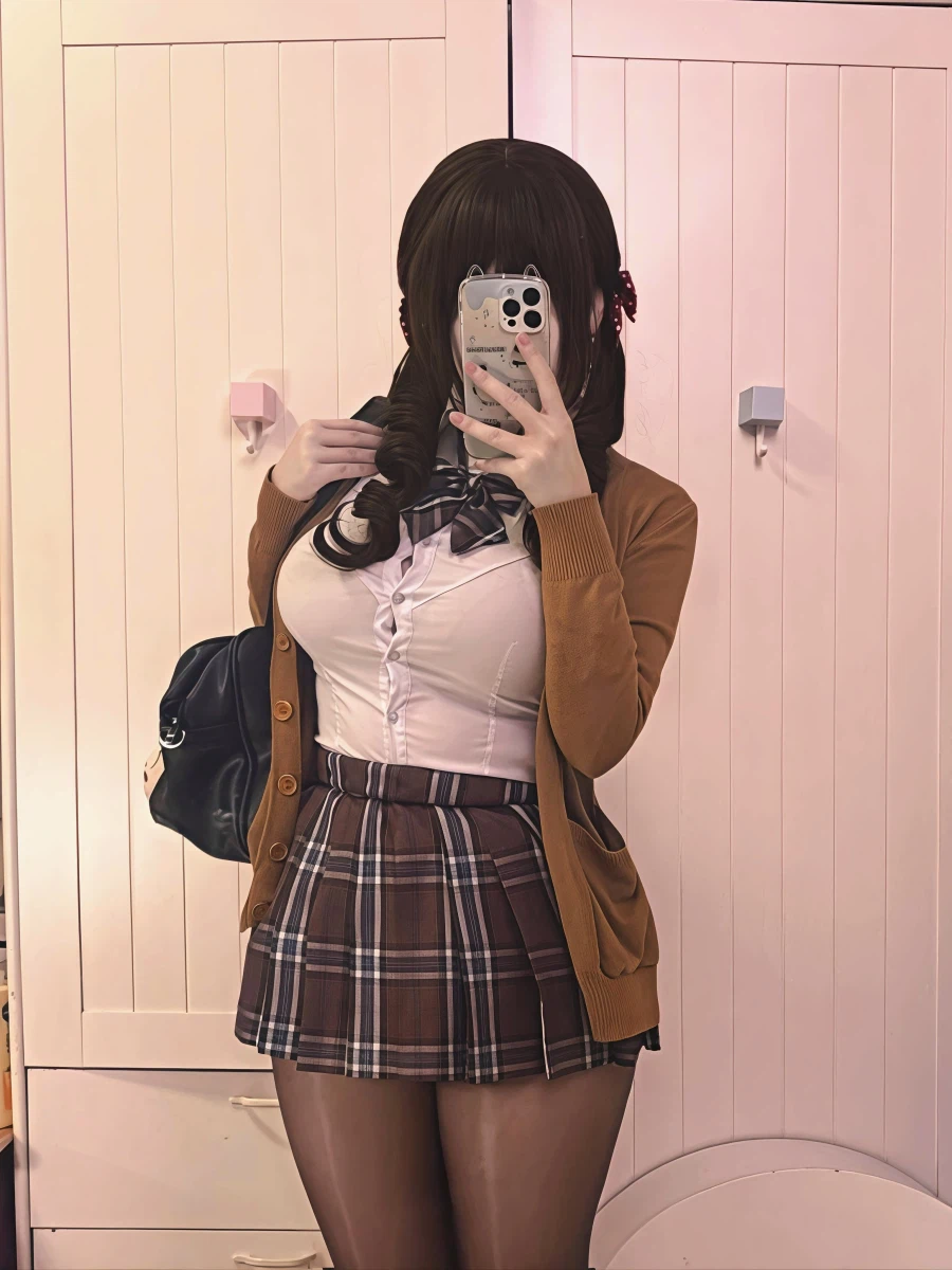검스 신은 여고생 코스프레_2.webp