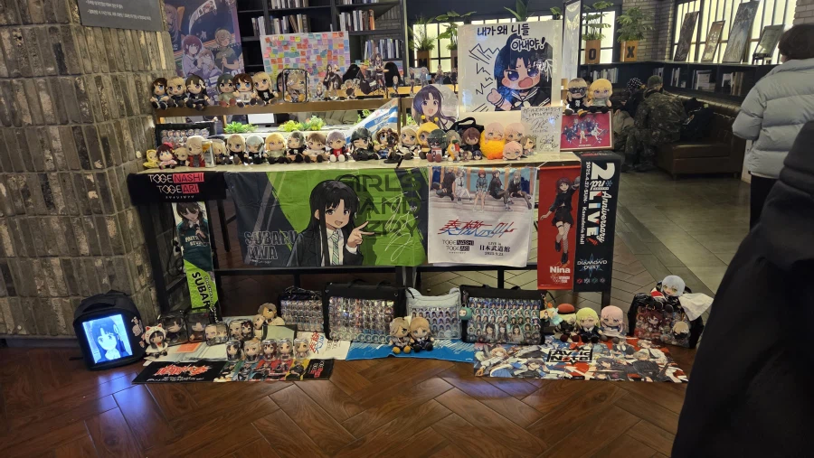 걸밴크)늘있는 응원상영회 제단_1.webp