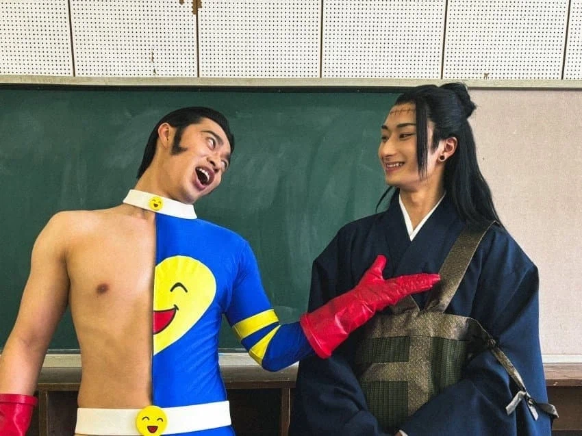 진짜 만화에서 튀어나온거 같이 닮음._1.webp