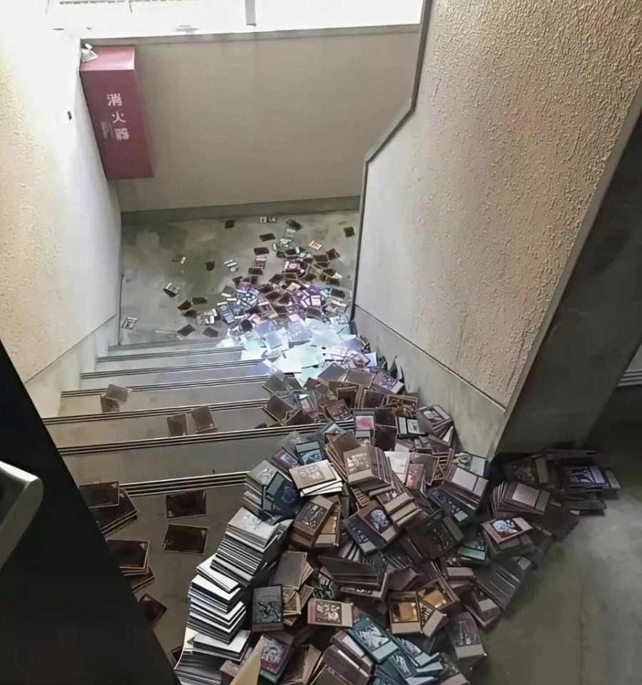 유희왕)어둠의 듀얼에 진 자의 최후_1.webp