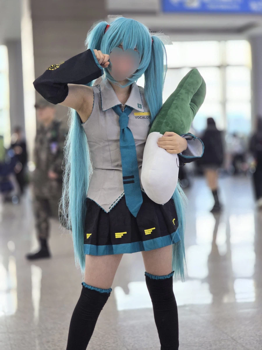 일페)2월 일페에서 봤던 코스어들 사진 모음_19.webp