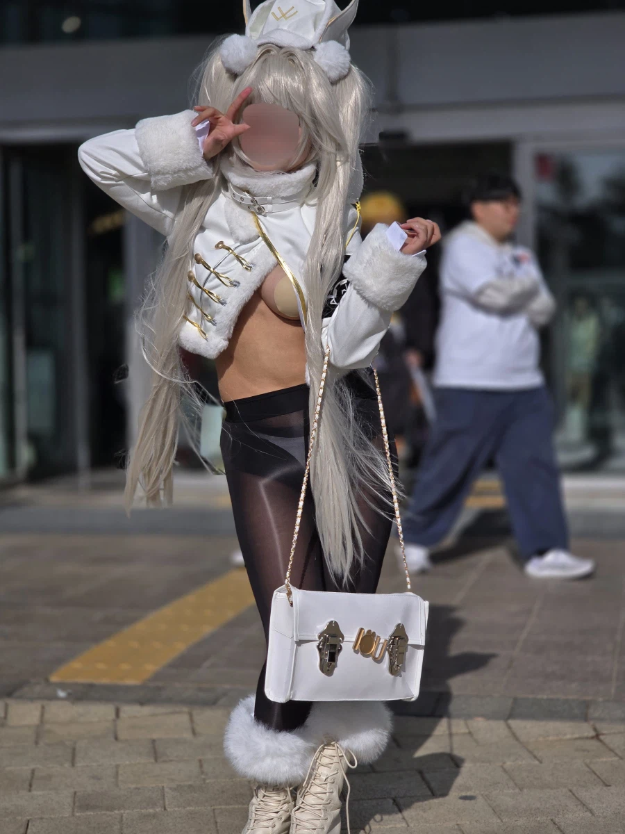 일페)2월 일페에서 봤던 코스어들 사진 모음_49.webp