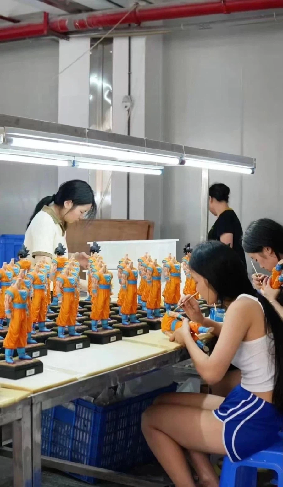 피규어 공장 현장_2.webp